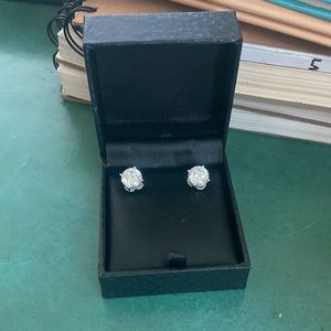 LaFonn Diamond Stud Earrings Simulated 💎